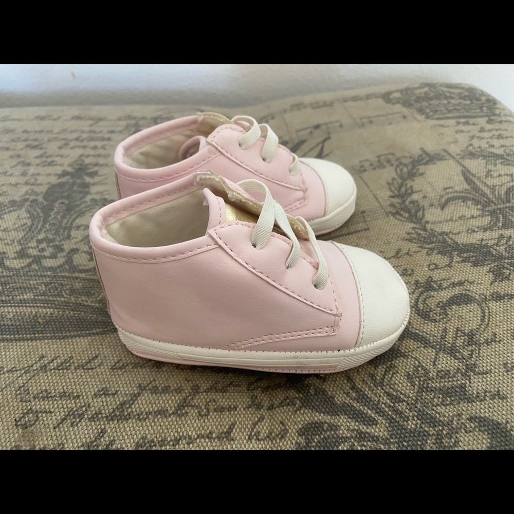 Shoes - Picture 2 of 5